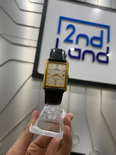Đồng hồ Titan Classique - Màu gold - Ngoại hình: 98% - Body
