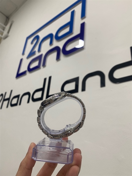 Đồng hồ Versace KHAI Swiss Quartz Medusa - 38mm - Màu bạc - Ngoại hình: 97% - Box, kèm mắt nối 2