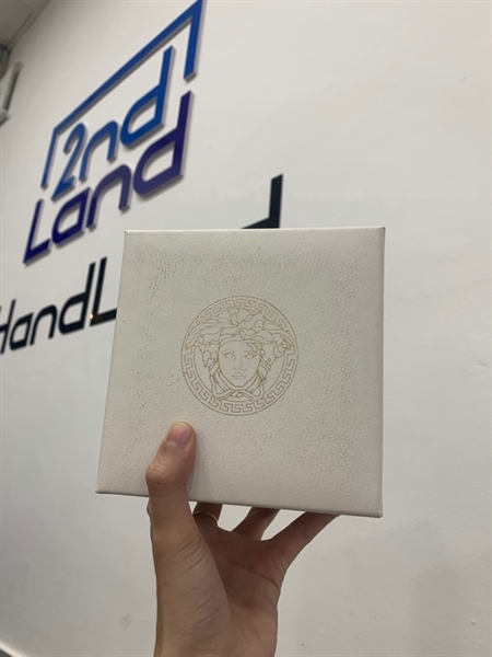 Đồng hồ Versace KHAI Swiss Quartz Medusa - 38mm - Màu bạc - Ngoại hình: 97% - Box, kèm mắt nối 3