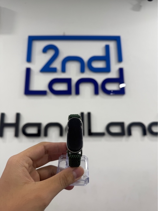 Đồng hồ Xiaomi band 9 - Màu đen - Ngoại hình 97% - kính trầy nhiều - Kèm sạc