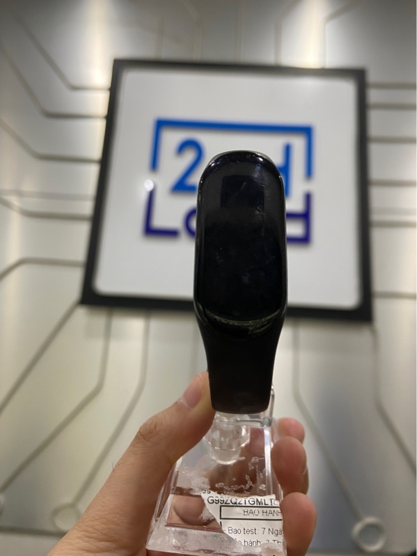 Đồng hồ Xiaomi Mi Band 7 - Màu đen - Ngoại hình: 97% - Xước thân - Kèm sạc
