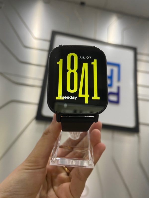Đồng hồ Xiaomi Redmi Watch 5 Active - Size 38mm - Màu đen - Ngoại hình: 98% - Màn ám viền vàng vừa , ám hồng trong nhẹ - Fullbox