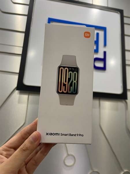 Đồng hồ Xiaomi Smart Band 9 Pro - Màu trắng - Ngoại hình: 97% - Cấn sườn - Kèm Box + sạc 3