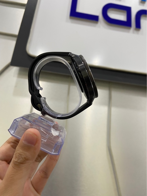 Đồng hồ Xiaomi watch S4 - 40mm - Màu đen - Ngoại hình: 97% - Xước sườn - Kèm Box + sạc