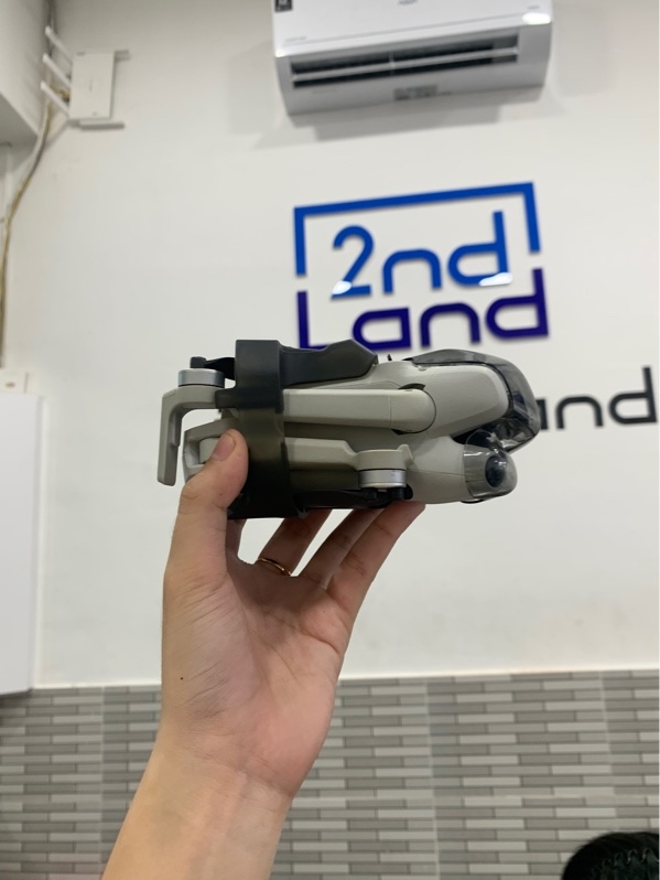 Drone DJI mini 4 pro combo - 3 pin Plus chu kì sạc 13/33/35 - Màu xám - Ngoại hình: 97% - Nứt vỏ - Kèm túi + tay rc2