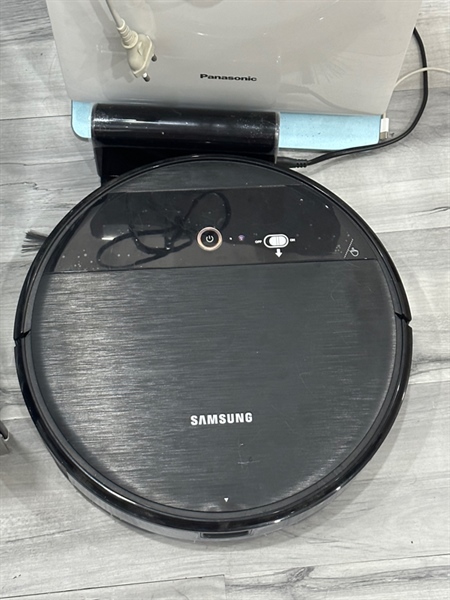 Máy hút bụi Samsung VR 05R5050WK - Đen - Thiếu 1 bộ lọc vs 2 chổi - 55WW - Điện 14.4V