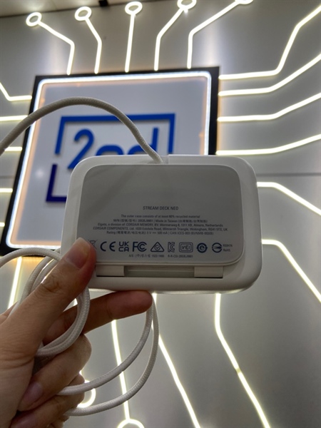 Elgato Stream Deck Neo - Màu trắng - Ngoại hình: 98% - Kèm Box 2