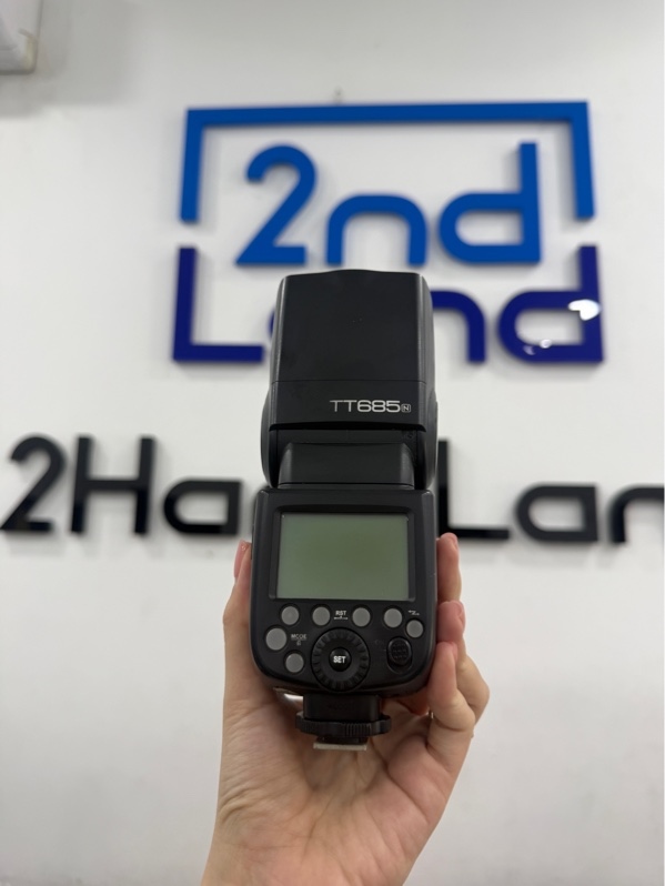 Flash Godox TT685N - Màu đen - Ngoại hình 97% - nhựa xuống màu, nứt - Kèm túi , tấm