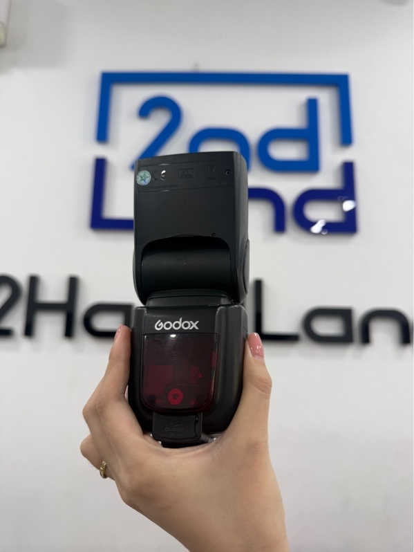 Flash Godox TT685N - Màu đen - Ngoại hình 97% - nhựa xuống màu, nứt - Kèm túi , tấm