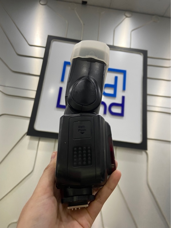 Flash Godox V860II C - Màu đen - Ngoại hình: 97% - Mất nấp nhựa hông - Kèm 1 pin , dock sạc