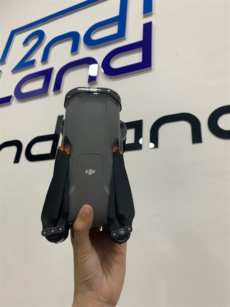 Flycam DJI Air 3 - Màu xám - Ngoại hình: 98% - Trầy cánh - Body, kèm dock sạc + 3 pin (7-8-11) + Tay RC 2