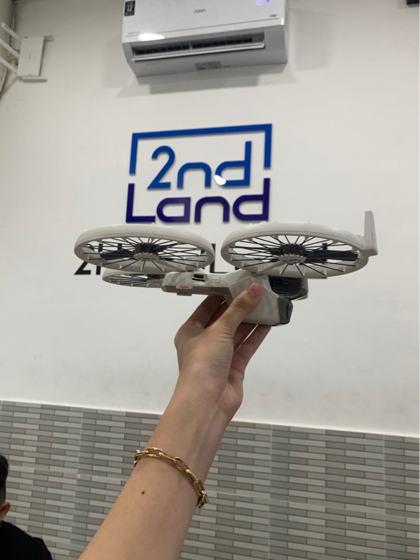 Flycam DJI flip bản combo - Màu xám - Ngoại hình: 98% - Kèm túi + 3 cách thay thế+dock sạc+3 pin (10/14/9)+ tay RC2