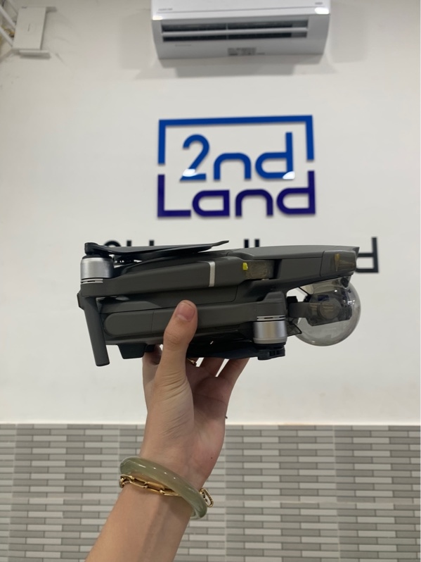 Flycam DJI Mavic 2 Zoom - Màu xám - 2 pin chu kì sạc 25 28 - Ngoại hình: 97% - Kèm 2 dock sạc + 1 bộ cánh thay