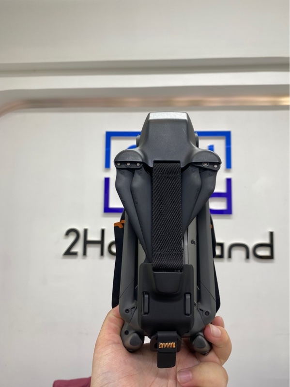 Flycam DJI mavic 3 classic bản đơn - Màu xám - Ngoại hình 97% - Kèm tay rc, 1 pin (chu kì sạc 55), cánh thay thế, túi, sạc