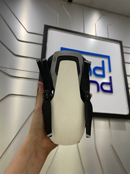 Flycam DJI Mavic Air S01A - Màu đen - Ngoại hình: 97% - Cấn sườn sau, lỗi gimbal camera, lỗi la bàn từ + pin chu kì 54 lỗi - Kèm túi + đủ phụ kiện + 3 pin ( 54,8,9) - không bảo hành