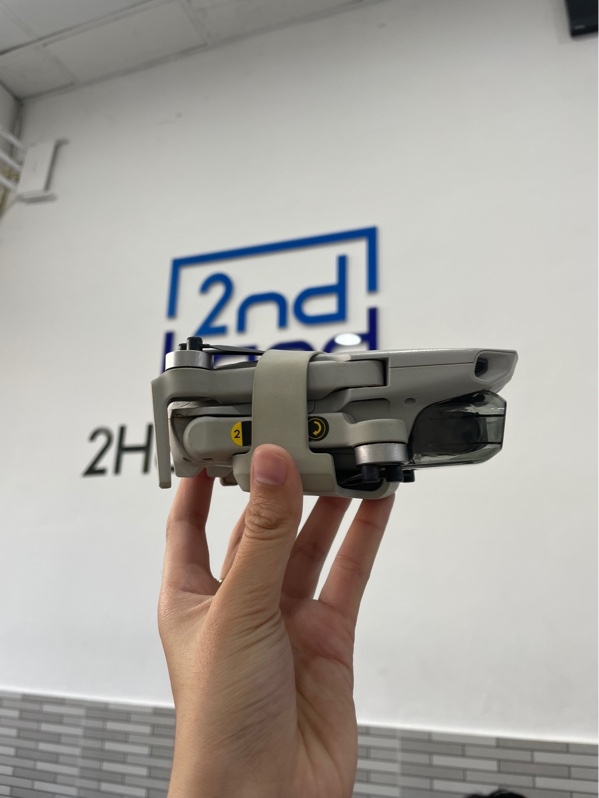 Flycam DJI Mavic Mini 2 Combo - Màu xám - Ngoại hình: 96% - Có đâm đụng - Kèm 2 pin chu kì sạc 14/16 + tay RC 1 + túi + 3 bộ cánh thay thế