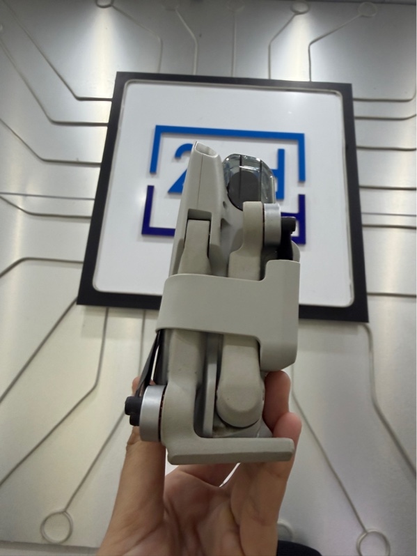 Flycam DJI Mini 2 SE - Bản Combo - Màu xám - Ngoại hình: 98% - lỗi gimbal - Kèm 3 pin ( 44,34,32 ), điều khiển, dock sạc 3 pin , 3 cặp cánh, túi