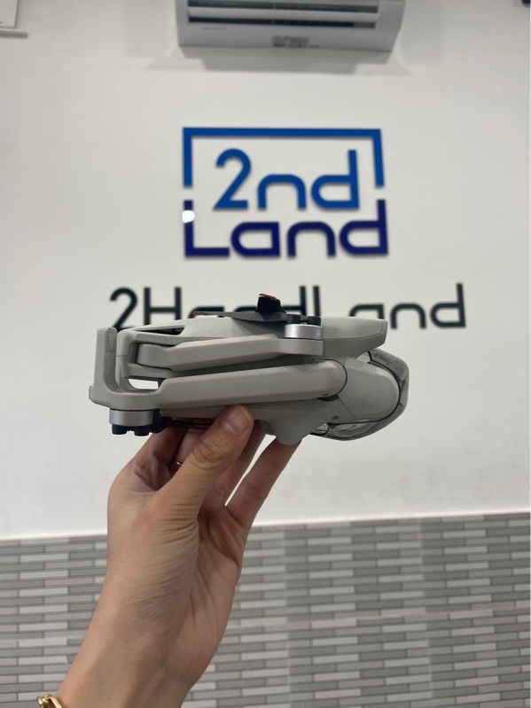 Flycam DJI mini 3 - 3 pin (10/6/4) - Màu xám - Ngoại hình: 97% - Mẻ cánh - Kèm túi + tay rc, dock sạc
