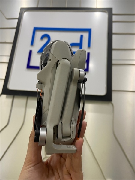 Flycam DJI Mini 3 - Màu xám - Ngoại hình: 98% - Thiếu tua vít + bộ cánh thay thế + 2 sợi cáp - Kèm 3 Pin ( 19-15-13 ) + thẻ 128GB + tay RC + túi 2