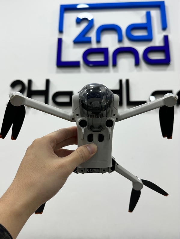 Flycam DJI Mini 3 Pro ( DJI RC ) bản thường - Màu xám - Ngoại hình 97% - Kèm 2 pin thường (11 lần, 3 lần) + Tay RC 1 + Dock sạc linh kiện + Túi đựng + Cánh thay thế + Dây C-C