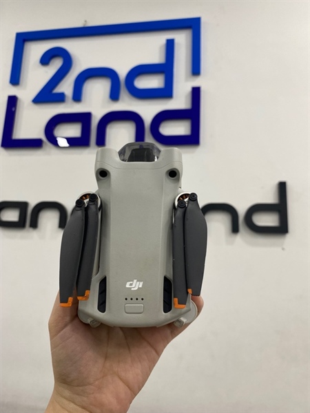 Flycam DJI Mini 3 pro - Màu xám - Ngoại hình 97% - Trầy , cấn , thân ố , cánh bị chém mẻ - Kèm 1 tay RC , 1 dock sạc , 3 cặp cánh , 3 pin (chu kỳ 30,chu kỳ 28, chu kỳ 27)