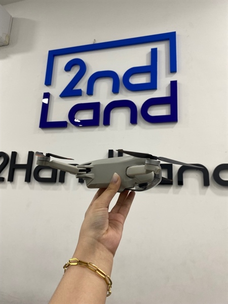 Flycam DJI Mini 3 pro - Màu xám - Ngoại hình 97% - Trầy , cấn , thân ố , cánh bị chém mẻ - Kèm 1 tay RC , 1 dock sạc , 3 cặp cánh , 3 pin (chu kỳ 30,chu kỳ 28, chu kỳ 27) 2