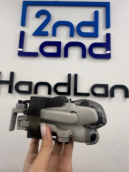 Flycam DJI Mini 4 Pro - Màu xám - Ngoại hình 98% - Cánh bị chém nhẹ - Kèm túi , 1 tay RC2 , 1 hộp sạc 3 , 3 pin (cycle7,cycle8,cycle9) , thẻ 128GB , 1 dây C-C , 1 dây Usb-C 2