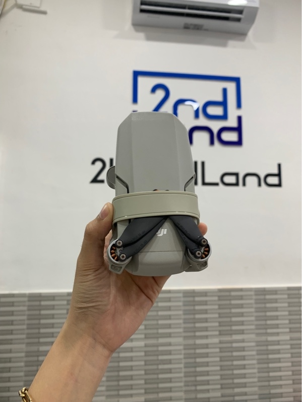 Flycam DJI mini 4k - Màu xám - 3 pin 47-27-16 - Ngoại hình: 97% - Kèm tay cầm + bộ kính 2 bộ quạt thay + túi