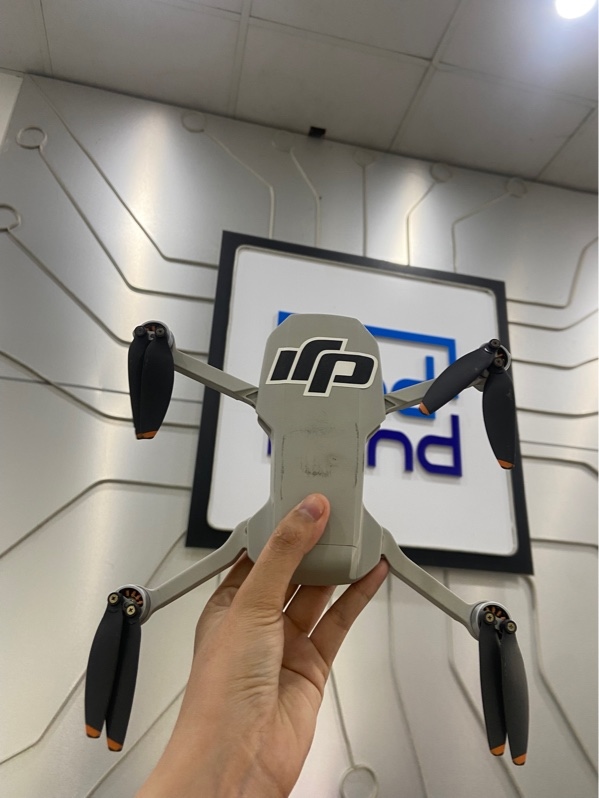 Flycam DJI Mini 4K - Màu xám - Ngoại hình: 97% - Có đâm đụng, mất nắp bảo vệ camera, camera bị lệch nhẹ do đâm đụng - Kèm tay cầm điều khiển, 3 pin, cánh thay thế, 2 dây kết nối, túi vải, thẻ nhớ 64gb, hộp sạc 3 pin