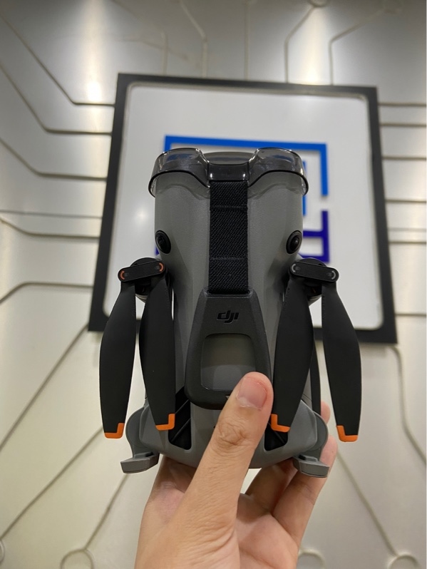 FlyCam DJI Mini 5 Pro - Màu xám - Ngoại hình: 97% - Xước thân - Kèm Pin, Sạc , Filter,Túi, 3 Pin Chu Kỳ 7-7-11
