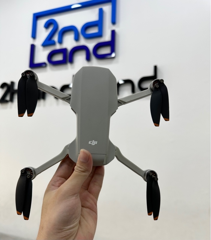 Flycam DJI Mini SE Fly More Combo - Màu xám - Ngoại hình 97% - Full phụ kiện + Túi + 1 Pin (15 lần sạc) + 1 Pin (12 lần sạc) + 1 Pin(10 lần sạc)