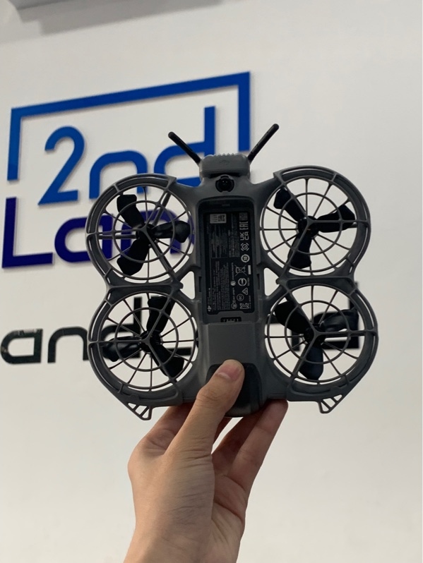 Flycam DJI neo 2 combo - Màu xám - 3 pin chu kì sạc 0/0/1 - Ngoại hình: 98% - Kèm tay rc n3 + hộp