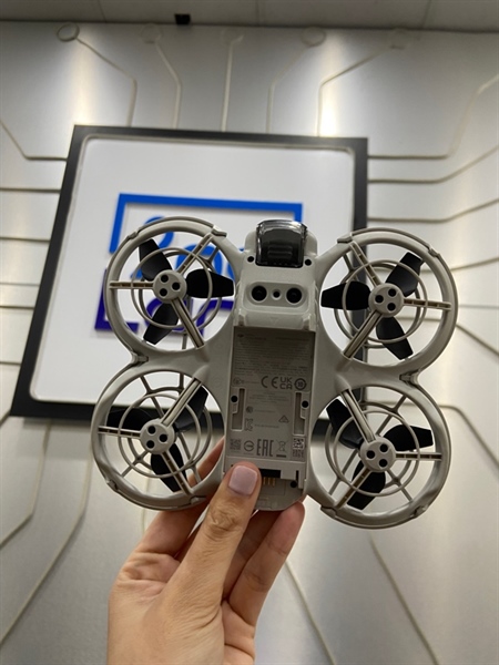 Flycam DJI Neo - Combo - Màu xám - Ngoại hình: 98% - Kèm 3 pin 1-1-1 + 1 dock + 2 cánh tay + 1 tay cầm thường + 2 dây kết nối 1