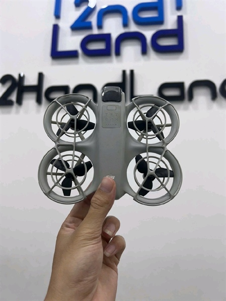 Flycam DJI Neo FPV Combo - Màu xám - Ngoại hình 97% - Kèm tay DJI RC Motion 3 + Kính DJI Goggles N3 + 3 PIN ( 31 - 48 - 55 ) + Bảo vệ cánh + Hộp Filter + Dock sạc đôi + Cáp sạc + Ốp đèn led + túi đựng, cánh thay thế 1