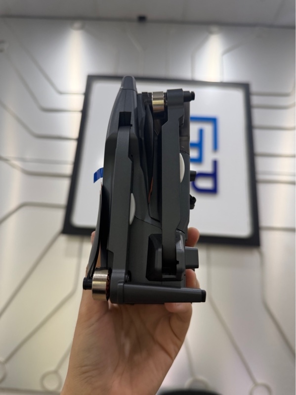 Flycam L600 Promax - 4K Ultra HD - Màu xám - Ngoại hình: 98% - Kèm túi, 2 pin, 1 điều khiển , 8 cánh quạt, cáp USB