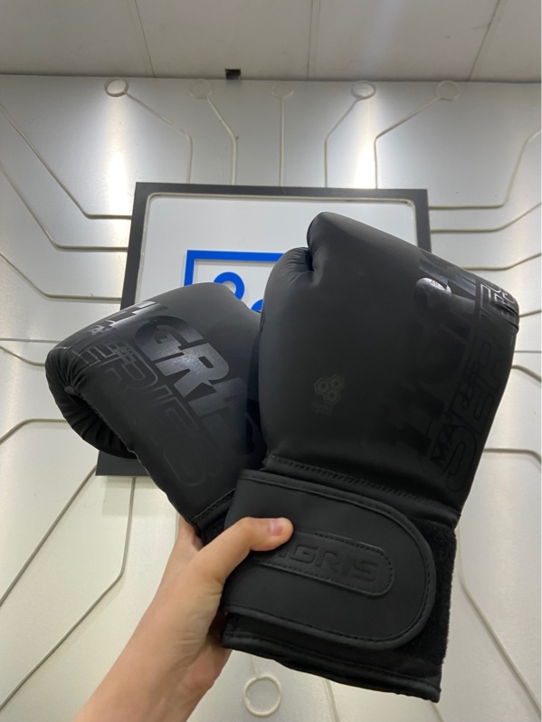 Găng Boxing Tigris Series - 12OZ - Màu đen - Ngoại hình: 98% - Body