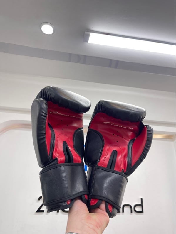 Găng tay boxing TITLE Classic - Màu đen đỏ - Ngoại hình 97% - Body