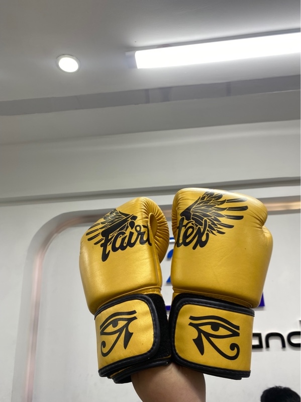 Găng tay Fairtex BGV1 Falcon Limited Edition - Màu vàng gold - Ngoại hình 97.5% - Body