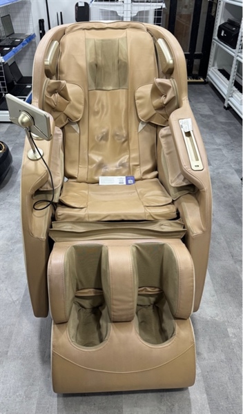 Ghế Massage Kingsport G77 - Màu nâu - Ngoại hình 97% - Chức năng hoạt động tốt , tính năng nói phản hồi hơi chậm , vải da hơi cũ - Kèm nguồn 2