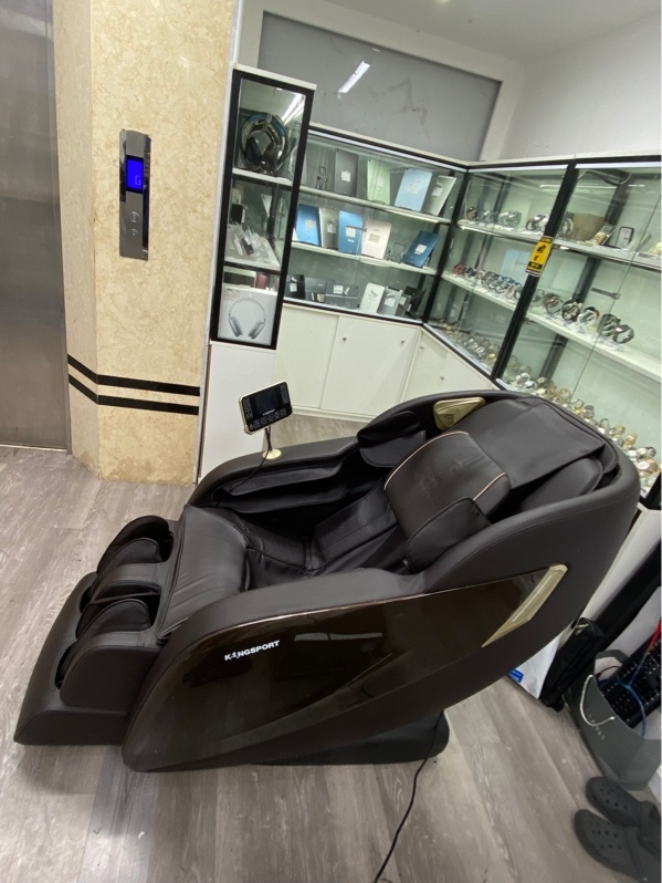 Ghế Massage toàn thân Kingsport - model Standard G11 - Màu nâu - Ngoại hình 98% - Rách dưới gầm chân - Kèm dây nguồn,giấy BH - Còn BH 10 năm