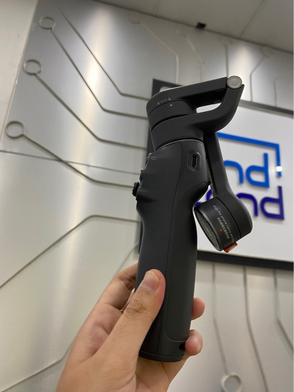 Gimbal DJI OM 6 - Màu xám - Ngoại hình: 98% - Bung nắp - Kèm túi + chân