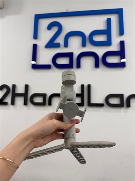 Gimbal DJI Osmo 4 - Màu xám - Ngoại hình 97% - Ố vàng , tróc da bán cầm , trầy - Kèm túi , 1 chân 2