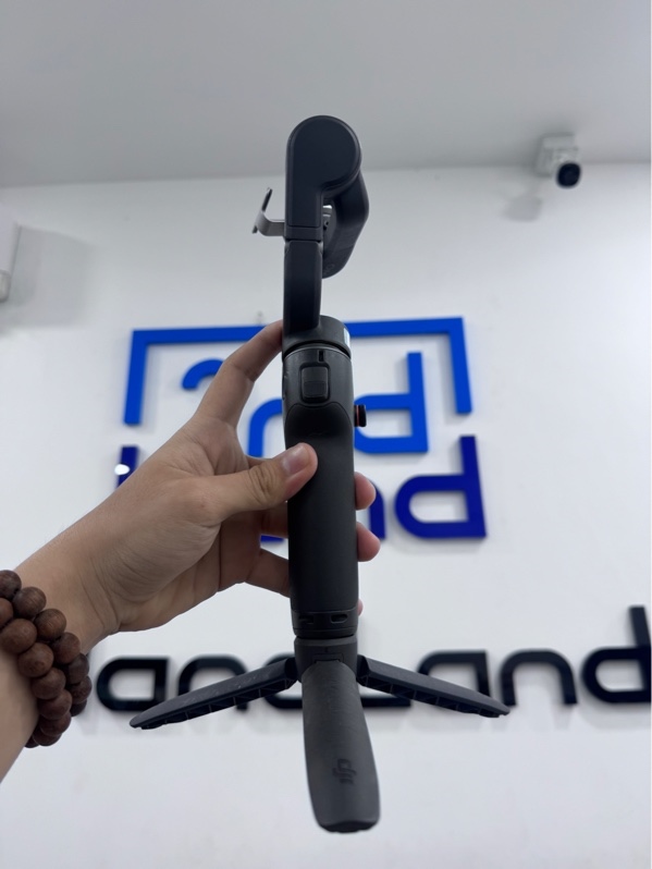 Gimbal DJI Osmo mobile 6 - Màu xám - Ngoại hình 97% - Trầy xước, mòn sơn - Kèm 1 tripod, 1 kẹp điện thoại