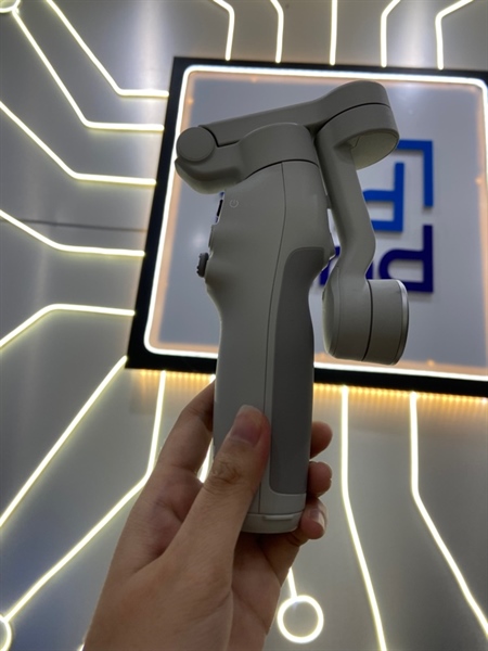 Gimbal DJI Osmo Mobile 7 - Màu xám - Ngoại hình: 98% - Kèm túi, cáp sạc, magnetic phone clamp