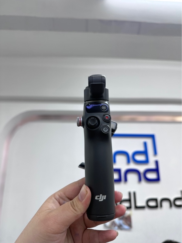 Gimbal DJI Osmo mobile 8 - Màu đen - Ngoại hình 97.5% - Kèm camera tracking kiêm flash, dây c-c