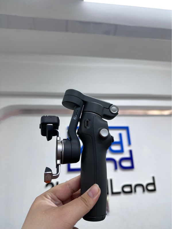 Gimbal DJI Osmo mobile 8 - Màu đen - Ngoại hình 97.5% - Kèm camera tracking kiêm flash, dây c-c