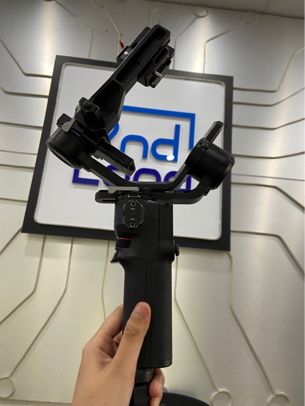 Gimbal DJI RS3 Mini -06D9U4 - Màu đen - Ngoại hình: 97.5% - Xước + tróc sơn nhẹ - Đủ phụ kiện
