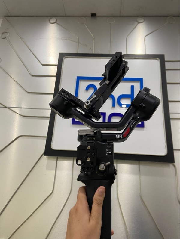 Gimbal DJI RS4 bản đơn - Màu đen - Ngoại hình: 97% - Trầy xướt xung quanh - Kèm chân đứng + ngàm cố định máy ảnh