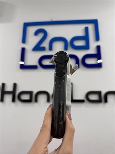 Gimbal Insta 360 Flow - Màu trắng - Ngoại hình 97% - Ố - Kèm 1 kẹp điện thoại , 1 dây USB-C , 1 túi đựng 2