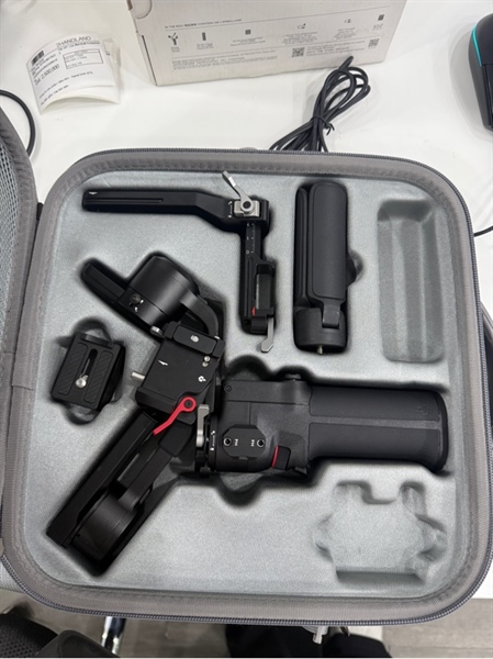 Gimbal máy ảnh DJI RS3 mini - Màu đen - Ngoại hình 98% - Fullbox , kèm túi đựng 2